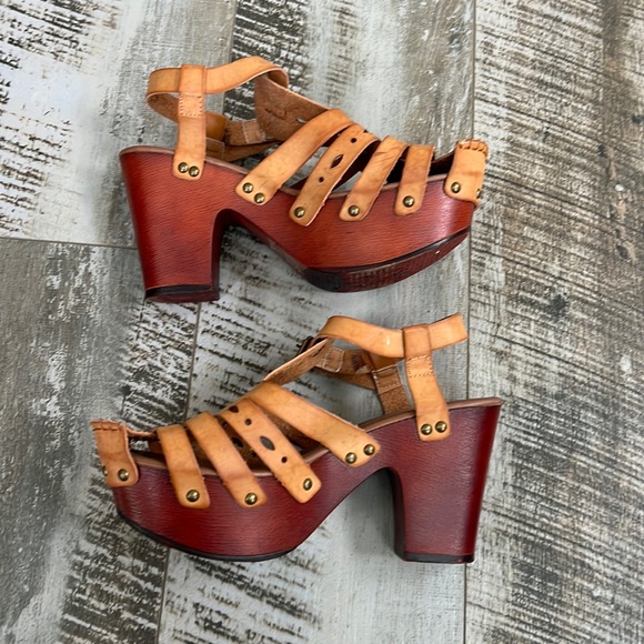 Platform Clog - Picture 2 of 6